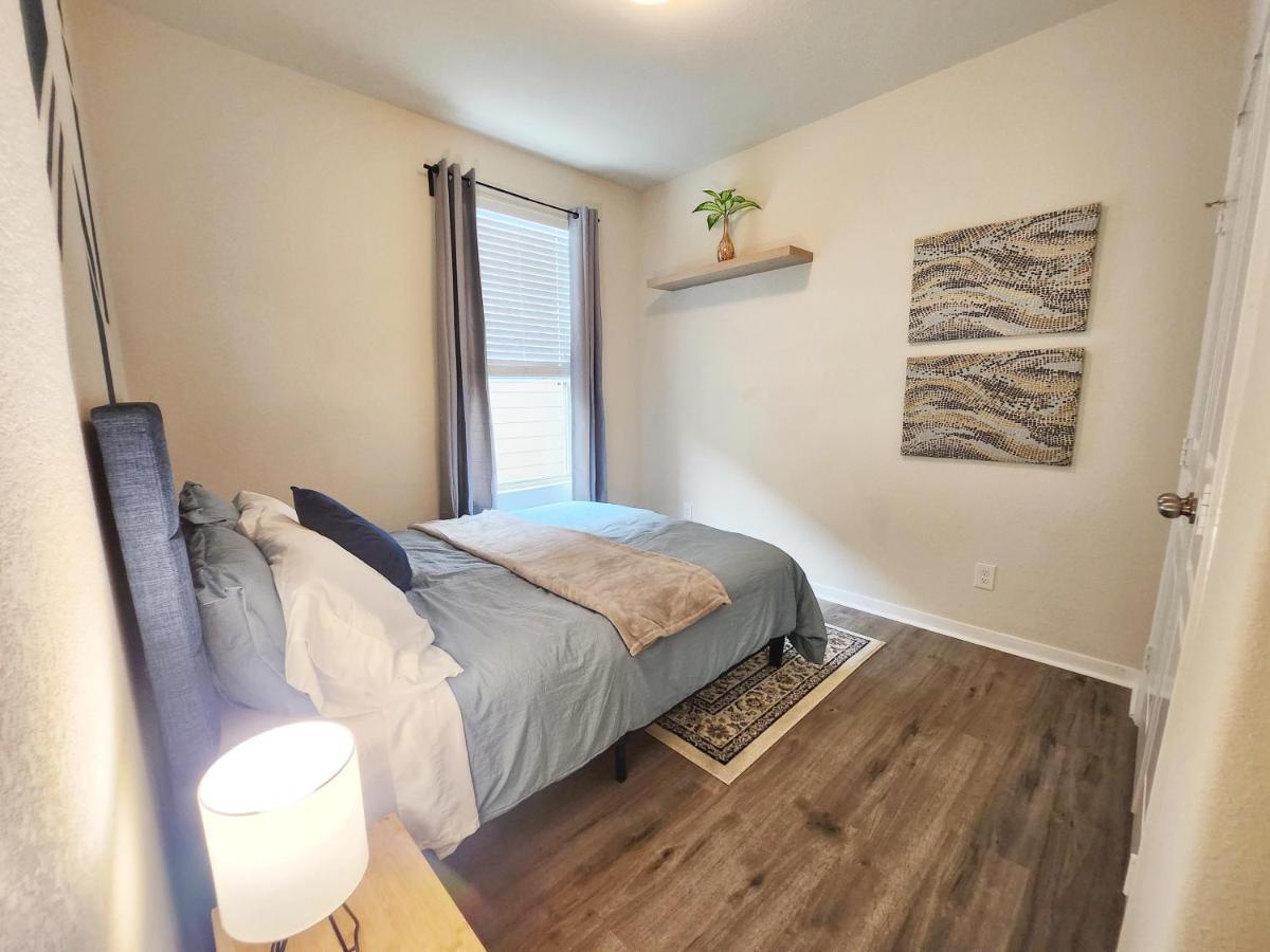 4 Bedroom Home Near Downtown Med Center Nrg Stadium Pearland Skyview Long By Ion Rentals 休斯敦 外观 照片